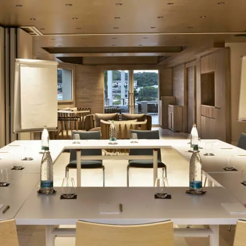 Elegant room at 7Pines Resort Sardinia, embodying the blissful Mediterranean lifestyle.